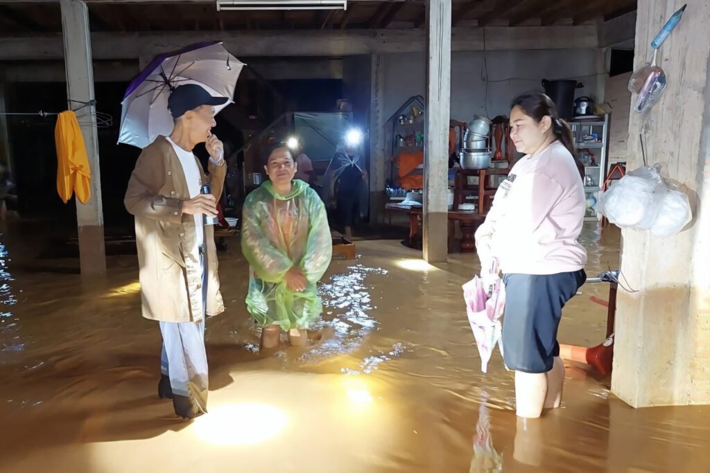 เพชรบูรณ์-ฝนถล่มน้ำป่าหลาก ท่วม 2 ตำบลหล่มเก่า