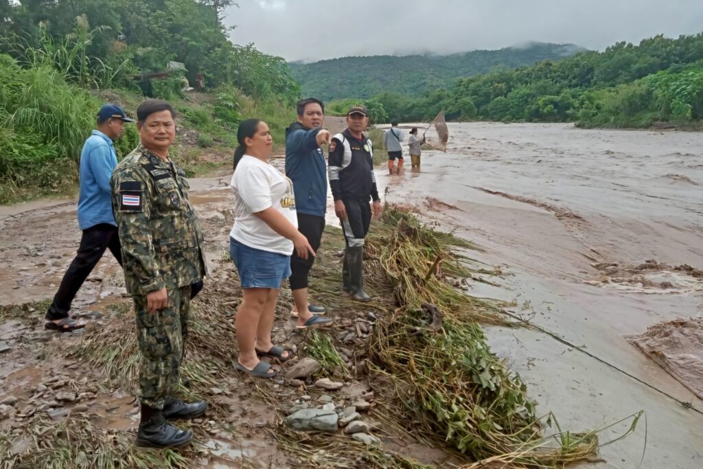 น้ำป่าเขาน้ำหนาว หลากท่วมปากช่อง บ้าน 100 หลังเสียหาย