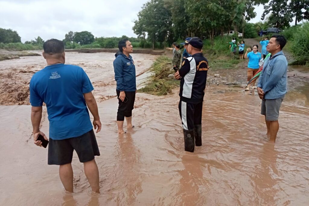 น้ำป่าเขาน้ำหนาว หลากท่วมปากช่อง บ้าน 100 หลังเสียหาย