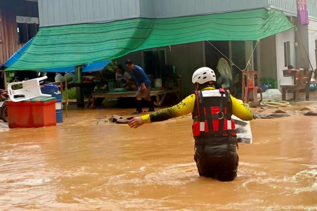 น้ำท่วมหล่มสักคลี่คลาย - พื้นที่ท้ายน้ำยังตึงเครียด