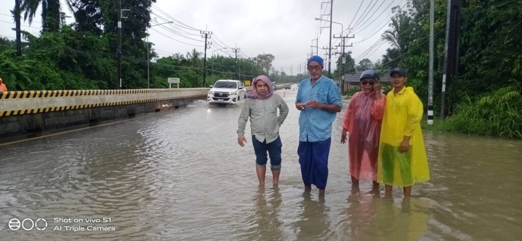 พายุ "บัวลอย" ถล่มสตูล! น้ำท่วมถนนสายหลักละงู-ฉลุง