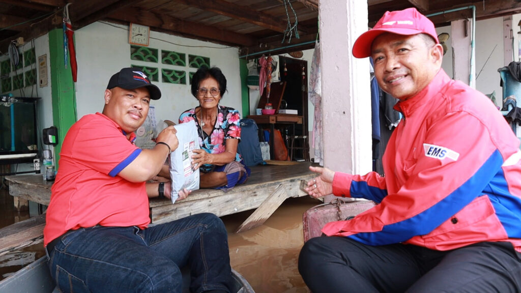 ไปรษณีย์พิจิตรพายเรือส่งจม. - พัสดุชาวบ้านริมแม่น้ำยม