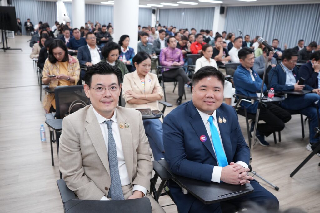 มีรายงานข่าวว่า มติปชน. โหวตให้ อนุทิน นั่งนายกฯคนที่ 32 นัดลงนามข้อตกลง 2 พรรคพรุ่งนี้