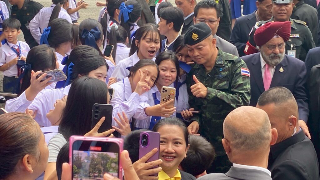 แม่ทัพภาค 2 เดินสายปาฐกถาพิเศษ ปลุกจิตสำนึกเยาวชน