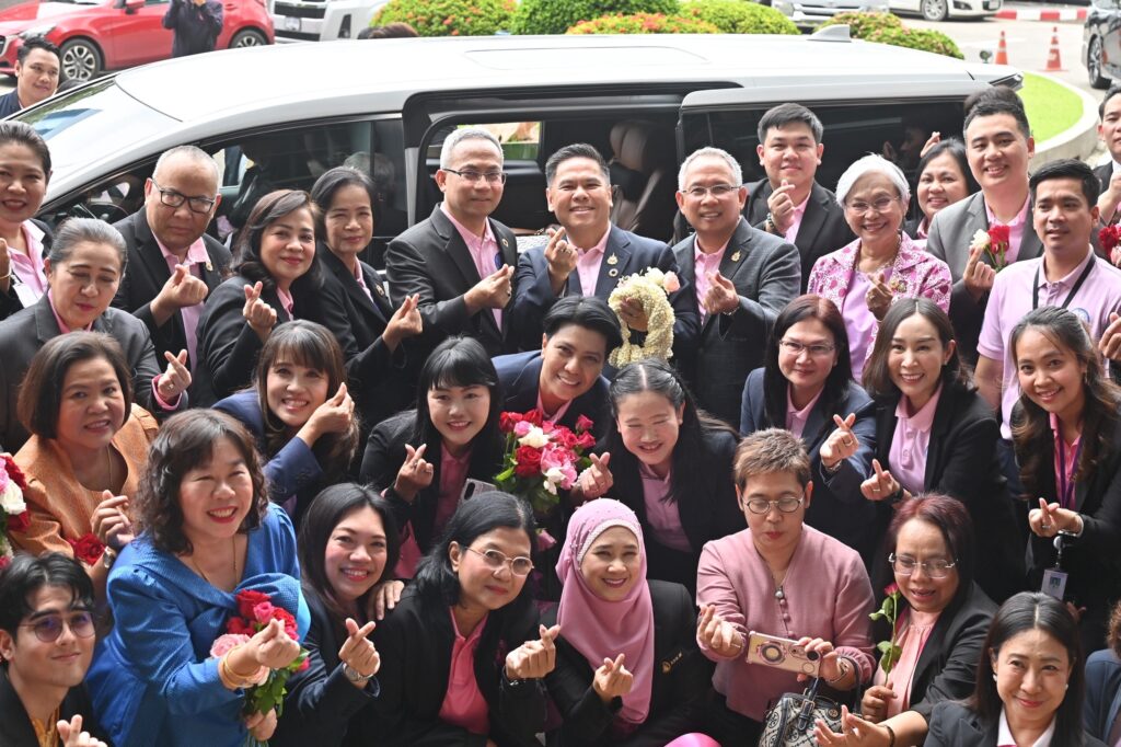 "วราวุธ" อำลา พม. ฝากต่อยอดงานดูแลคนเปราะบาง