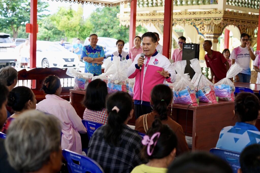 "วราวุธ" ดูสถานการณ์น้ำท่าจีน เยี่ยม ผู้ได้รับผลกระทบ