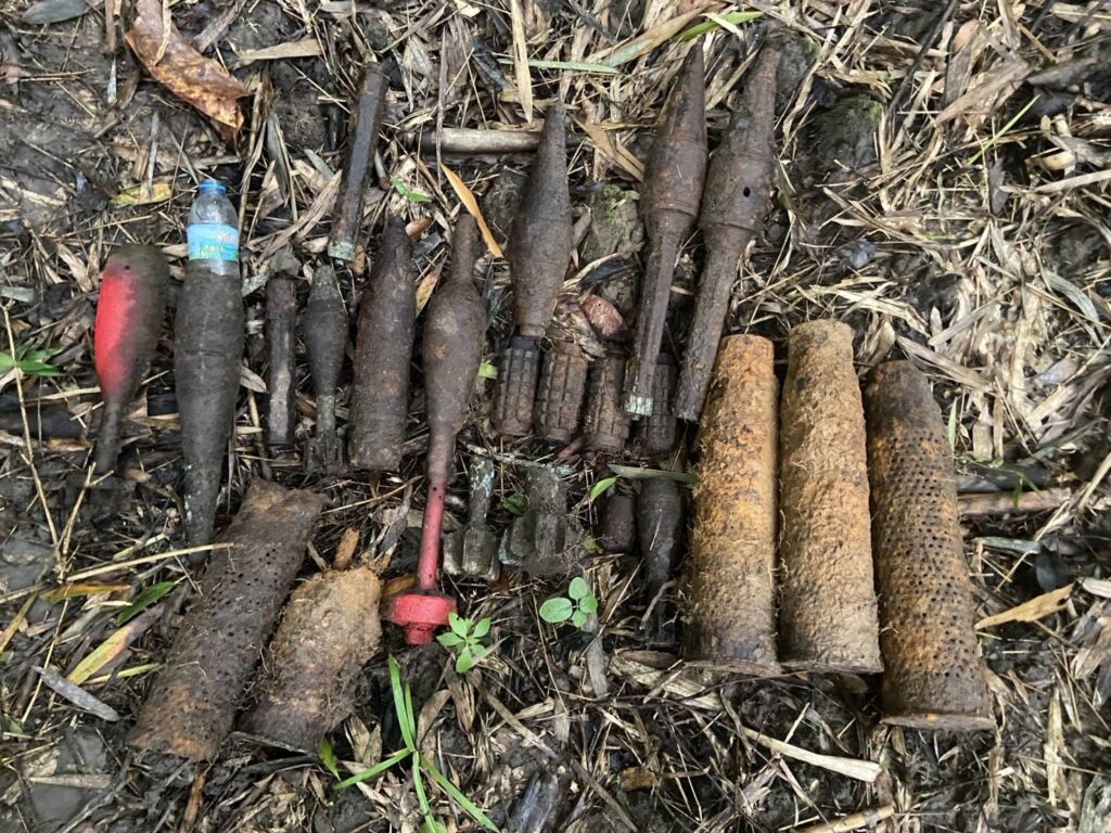 ทหารเร่งเก็บกู้ทุ่นระเบิด หลังประกาศหยุดยิง แนวชายแดน