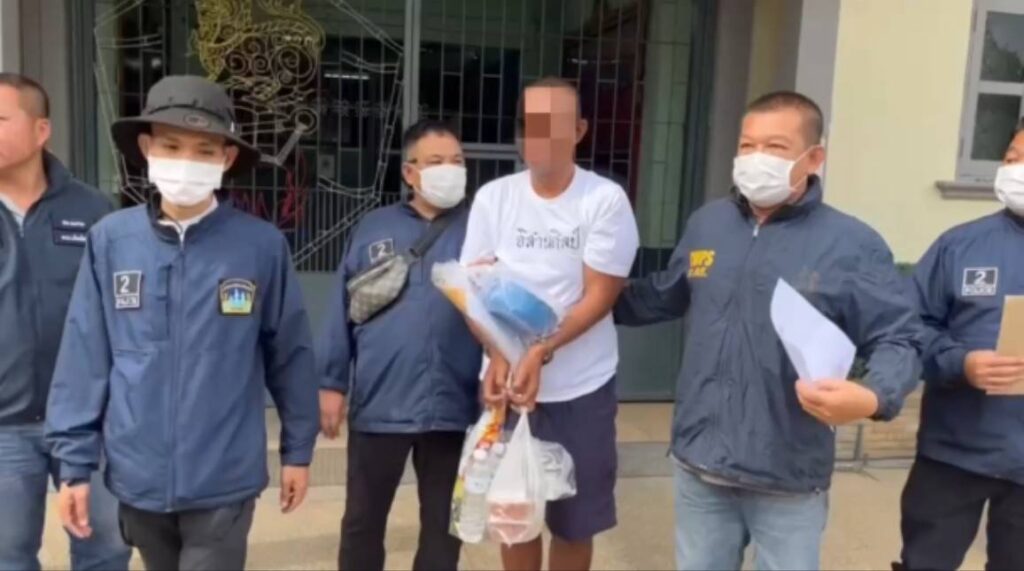 หนุ่มเพิ่งพ้นโทษไม่ถึง 5 นาที ถูกตำรวจ.ดส. รวบตัวอีกรอบ