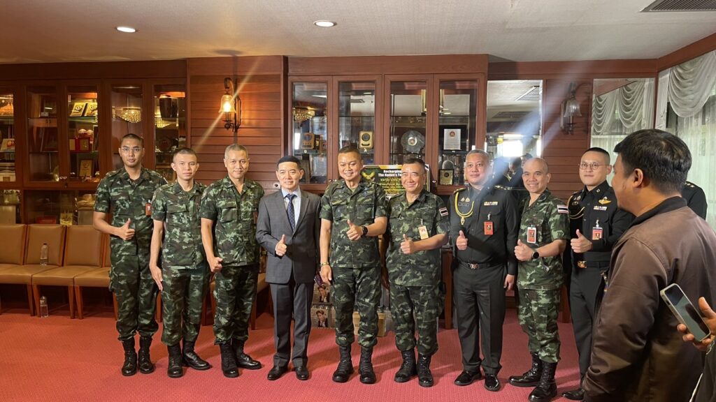 แม่ทัพภาคที่ 2 เข้า บก.ทบ. ประชุมครั้งสุดท้าย ก่อนเกษียณ 