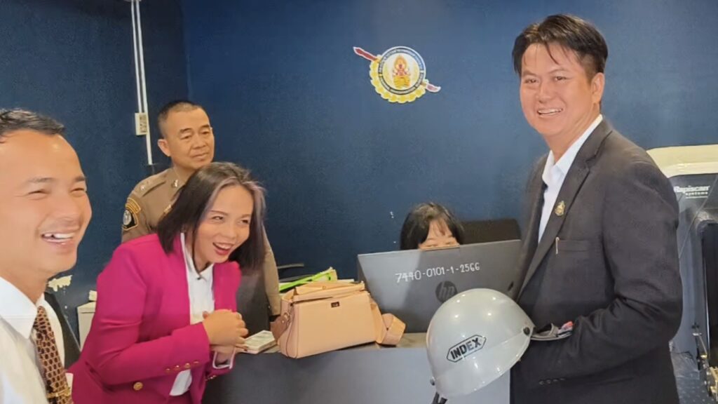 "กฤษอนงค์" พบพนักงานสอบสวน คดี "บอสปัน-หนุ่มกรรชัย"