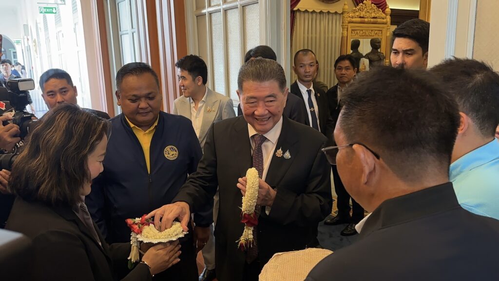 "ภูมิธรรม" อำลาตำแหน่งมท.1ฝากแก้ยาเสพติด-ปราบมาเฟีย