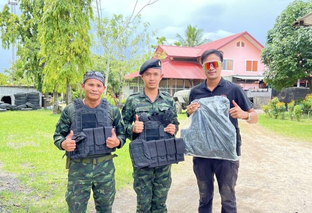 "มาดามหยก" ส่งรองหัวหน้าพรรค ช่วยน้ำท่วม-สนับสนุนทหารชายแดน