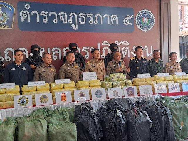 ภูธร ภาค 5 จับยาเสพติดรายใหญ่ ยาบ้า9.7ล้านเม็ด-ไอซ์100กก.