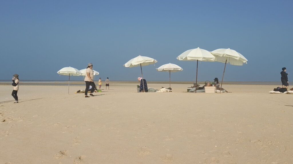 "เกาะผ้า" มัลดีฟส์เมืองไทย นทท.แห่ชมความสวยงาม 