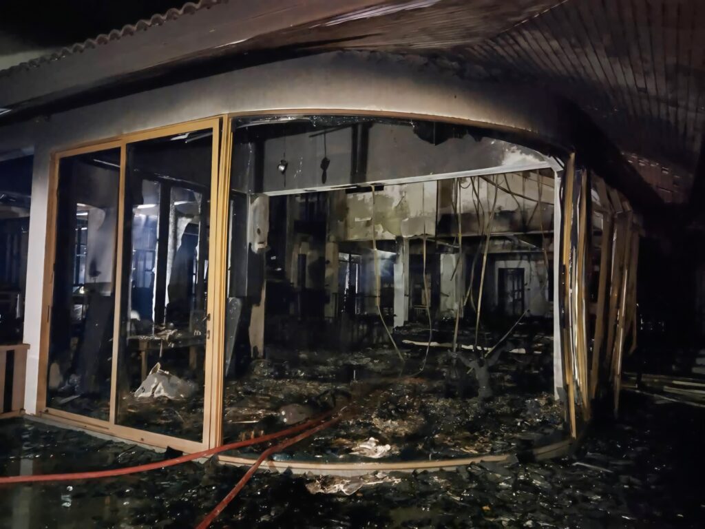 ไฟไหม้ "บ้านอดีต ส.ส.เพชรบูรณ์" วอดทั้งหลัง-ไม่มีผู้บาดเจ็บ