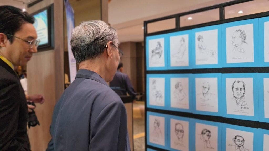 "ชวน" เชื่อ "อภิสิทธิ์" กลับมา คนส่วนใหญ่ให้กำลังใจ