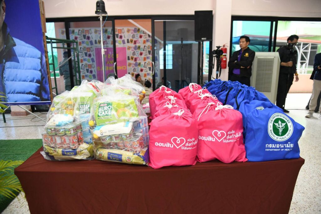 "อนุทิน" ลุยน้ำท่วมพิจิตร ย้ำรบ.ไม่ละเลยประชาชน