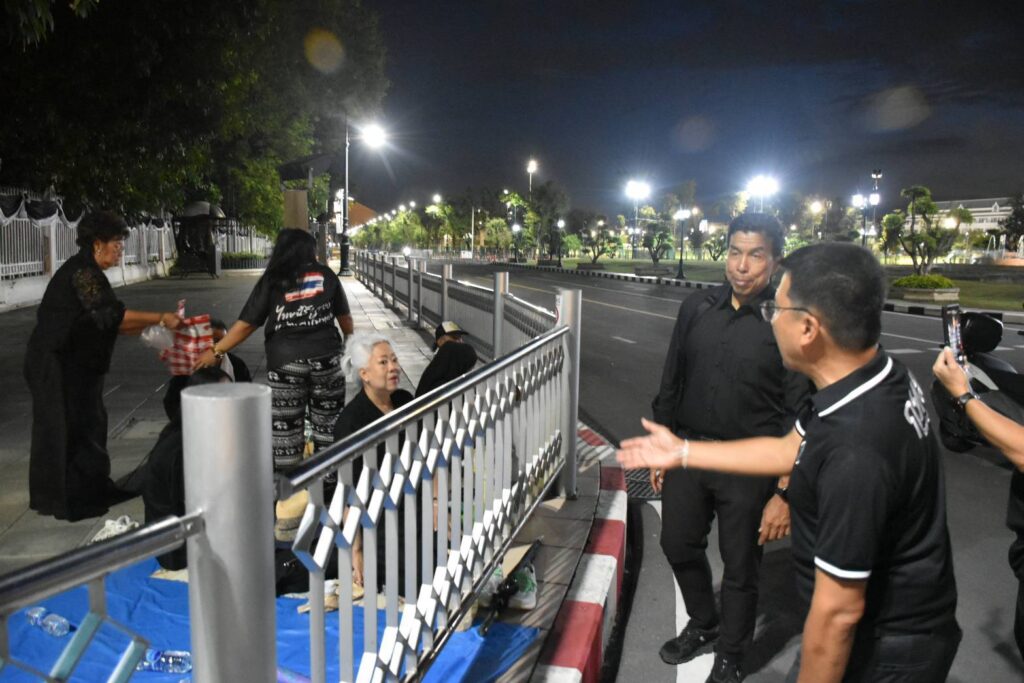 กทม.เตรียมพร้อมสนามหลวง-เส้นทางเคลื่อนพระบรมศพ