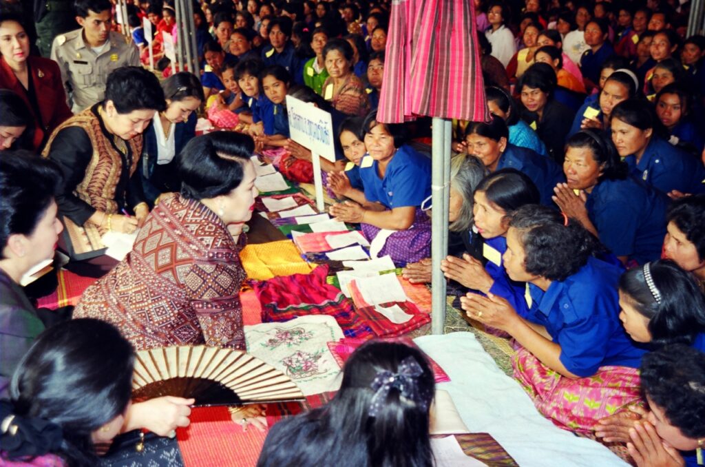 ครูศรีสะเกษ สืบสานพระราชปณิธาน "แม่แห่งแผ่นดิน"