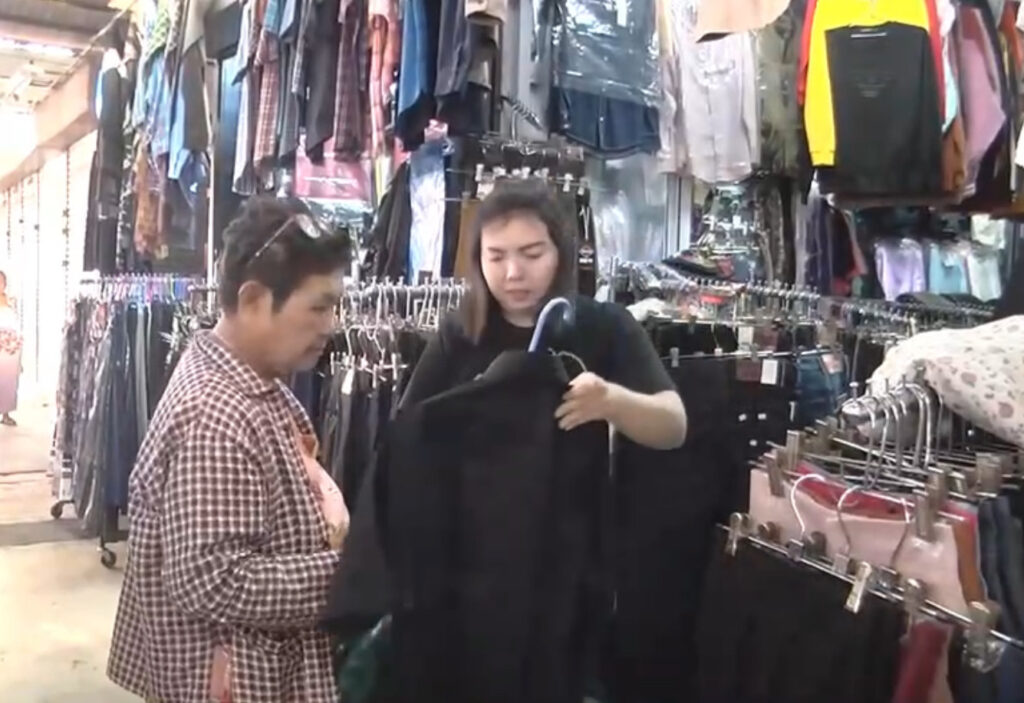 ชัยภูมิลูกค้ารอใช้สิทธิ์ วันแรก "คนละครึ่ง" ตั้งแต่ตี 5