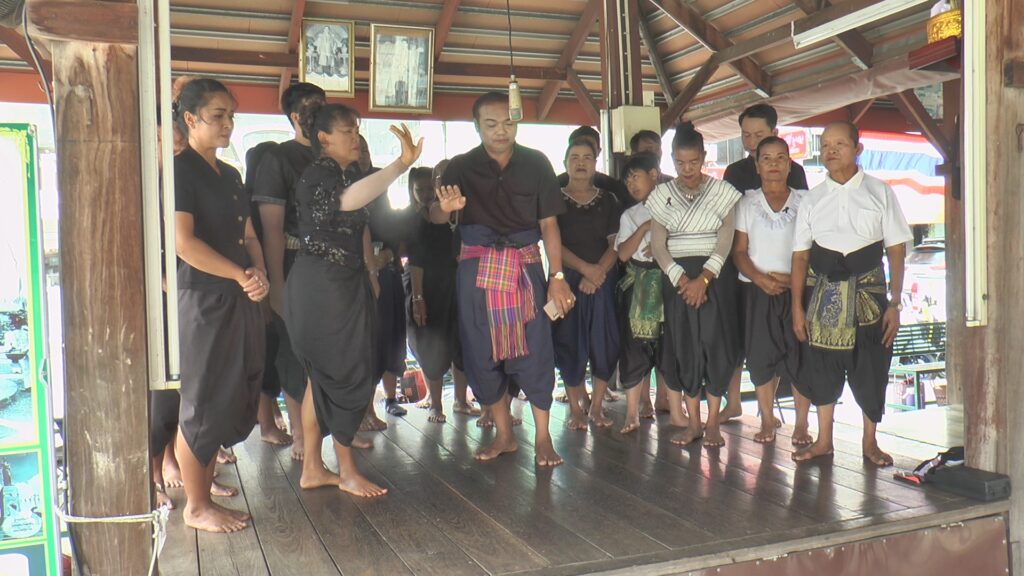 "หมอเพลงโคราช" ประพันธ์เพลงโคราช ถวายอาลัยพระพันปีหลวง 