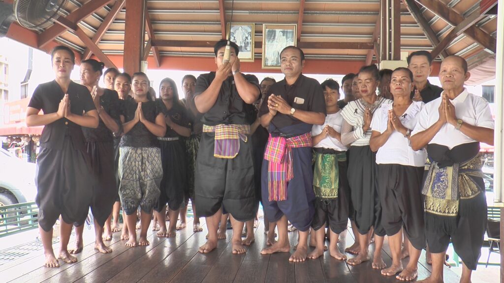 "หมอเพลงโคราช" ประพันธ์เพลงโคราช ถวายอาลัยพระพันปีหลวง 