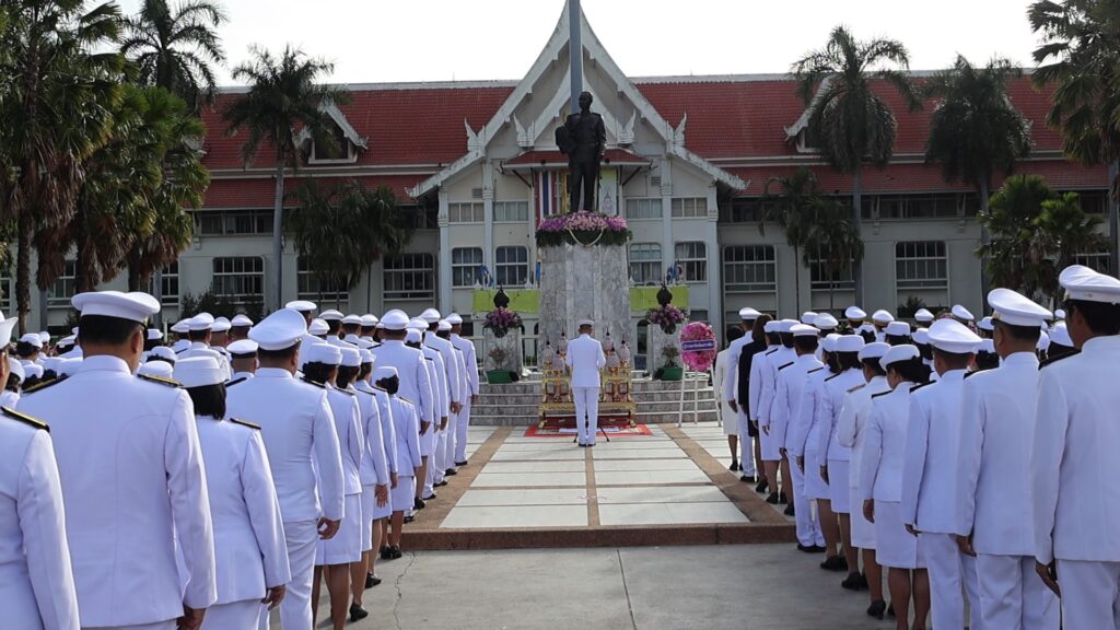 ผู้ว่าฯโคราช นำขรก.-ปชช.วางพวงมาลาวันปิยมหาราช