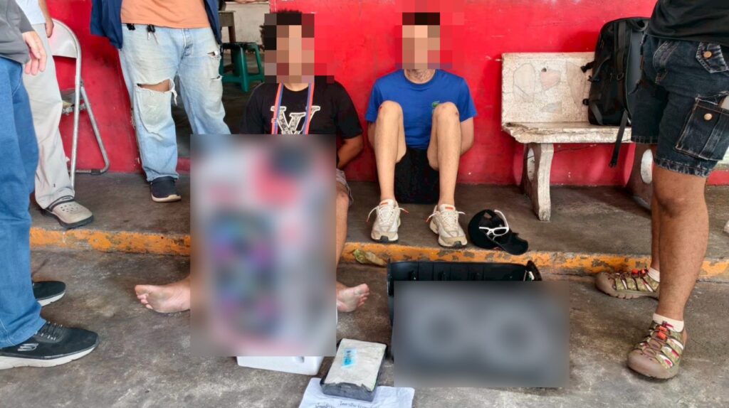 ป.ป.ส. รวบ 2 หนุ่มบราซิลพร้อมโคเคนกว่า 3 ล้านบาท 