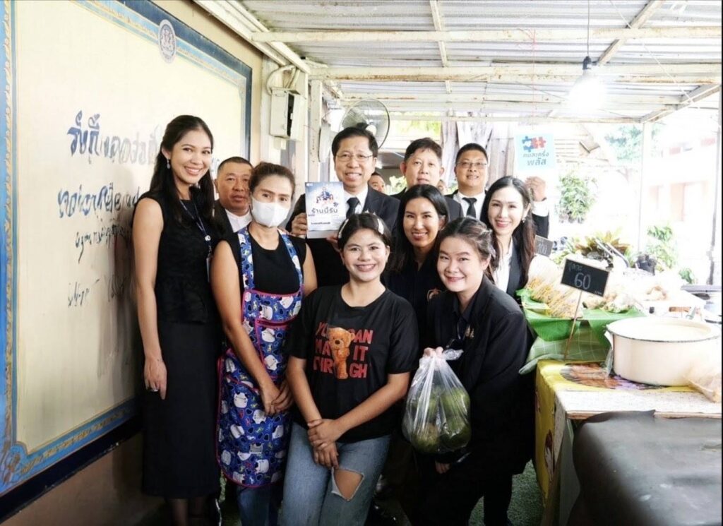 "สันติ" สำรวจตลาดริมคลองทำเนียบ รับ "คนละครึ่งพลัส"