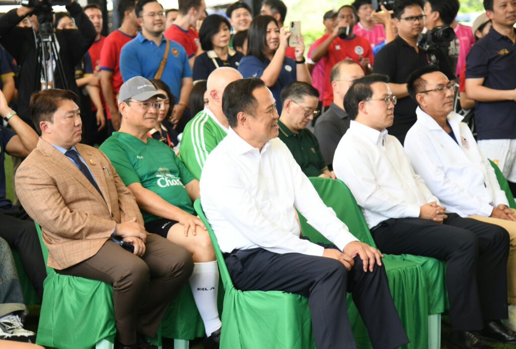 นายกฯ เปิดงานบอลไทย-อังกฤษ ฉลอง 170 ปี-ยินดี "มาร์ค" หวน หน.ปชป.