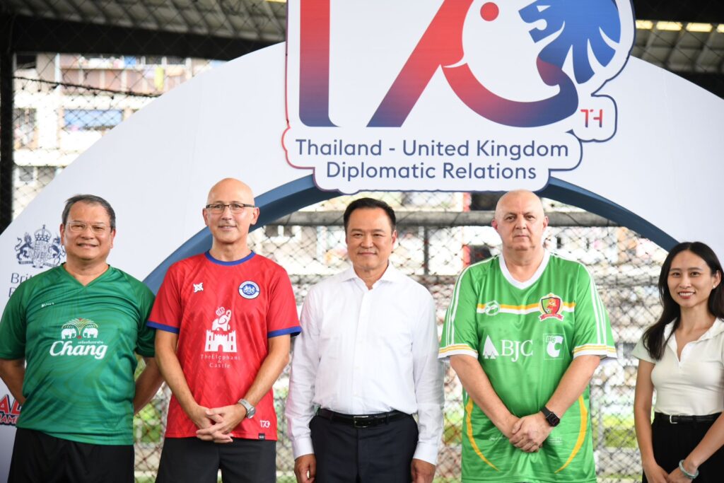 นายกฯ เปิดงานบอลไทย-อังกฤษ ฉลอง 170 ปี-ยินดี "มาร์ค" หวน หน.ปชป.