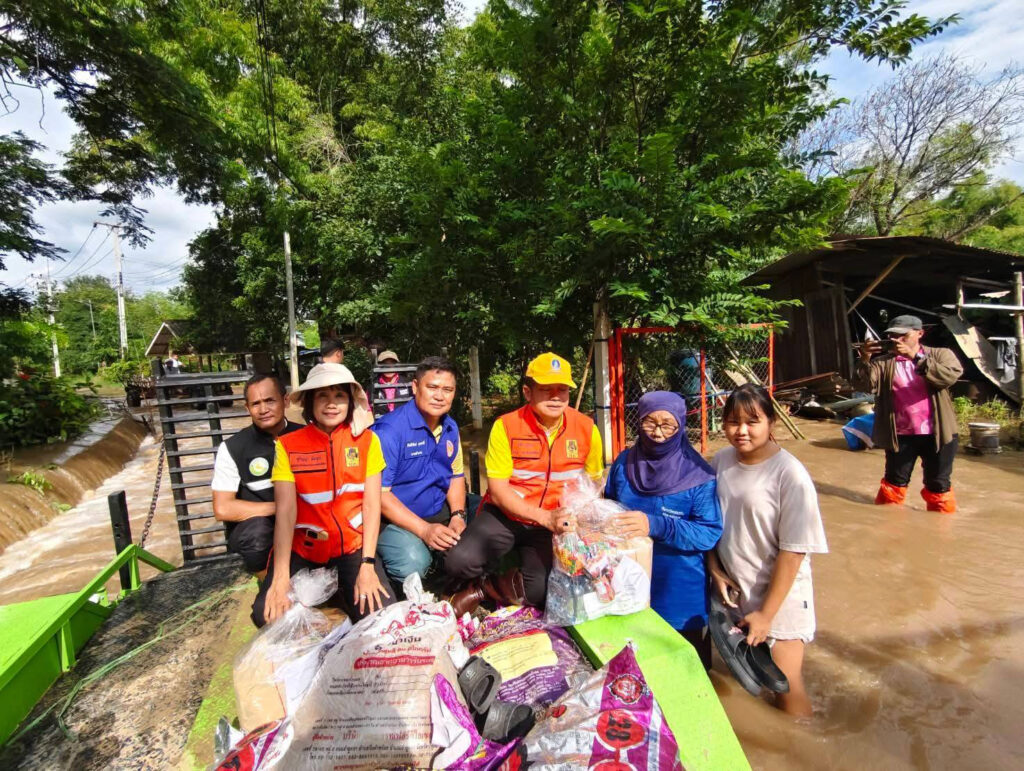 พิจิตรน้ำท่วม มวลน้ำจากเทือกเขาเพชรบูรณ์ ไหลบ่าคันคลองแตก