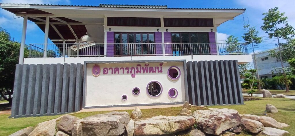  ในหลวงพระราชทาน 42 ล. รพ.พนมดงรักสร้างอาคารเสียหาย เหตุปะทะเขมร