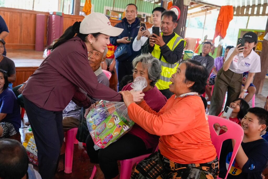 "แพทองธาร" บอกลงพื้นที่อบอุ่นเสมอ แม้หลุดตำแหน่งนายกฯ