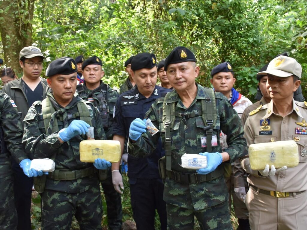 ทหารยิงปะทะแก๊งค้ายา ชายแดนเชียงใหม่ "วิสามัญดับ 6 ศพ"