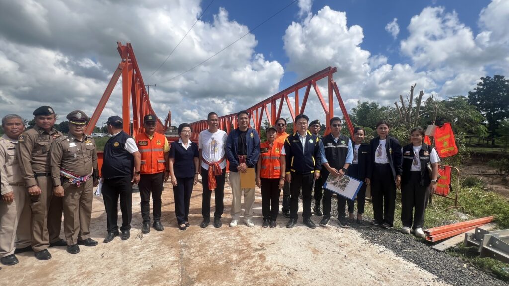 ปภ. โคราชเร่งสร้างสะพานเบลี่ ช่วยชาวบ้านห้วยแถลง