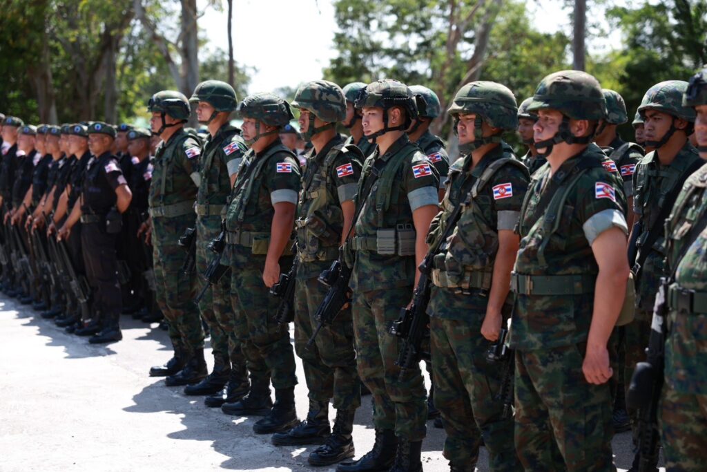 "บิ๊กดุลย์" ตรวจเยี่ยมกปช.จันทบุรี-ตราด ย้ำปกป้องอธิปไตย