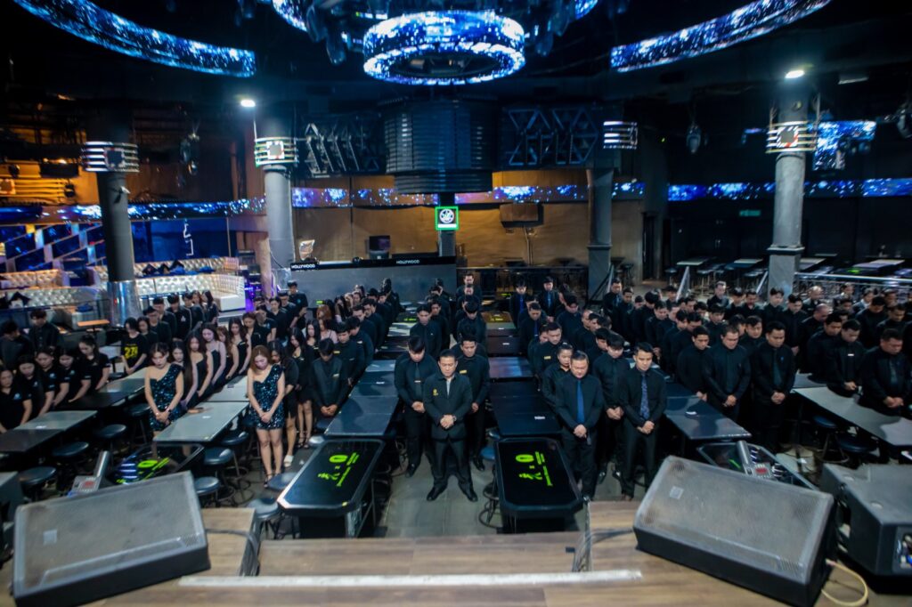 สถานบันเทิงพัทยา ร่วมถวายอาลัย สมเด็จพระพันปีหลวง