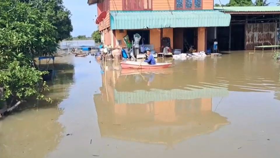 น้ำท่วมบายพาสสุโขทัย-ตาก ต้องปิดการจราจร