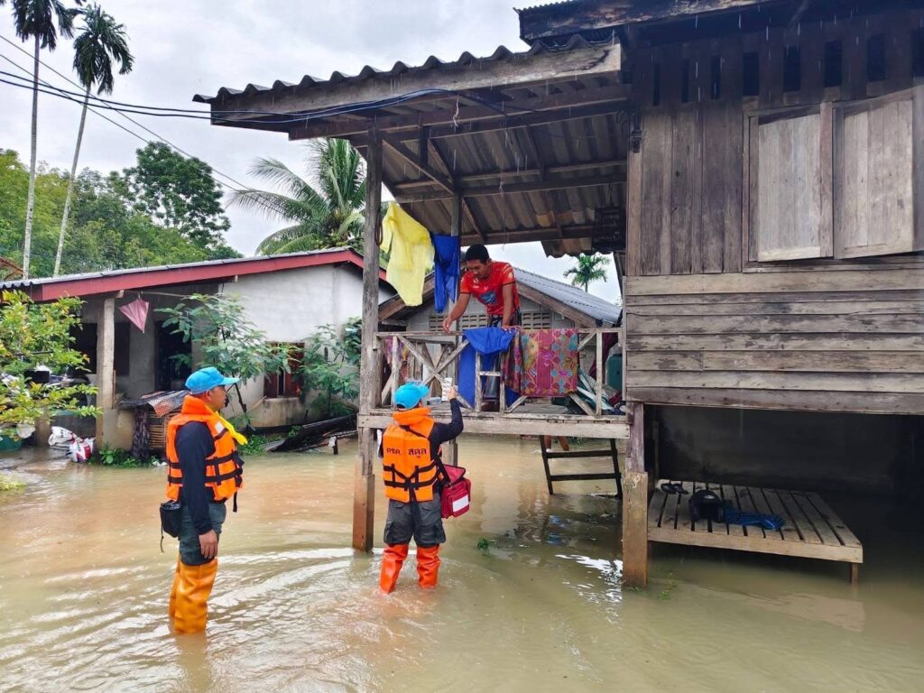 ตร.ระดมกำลัง ดูแลประชาชนพื้นที่น้ำท่วมภาคใต้