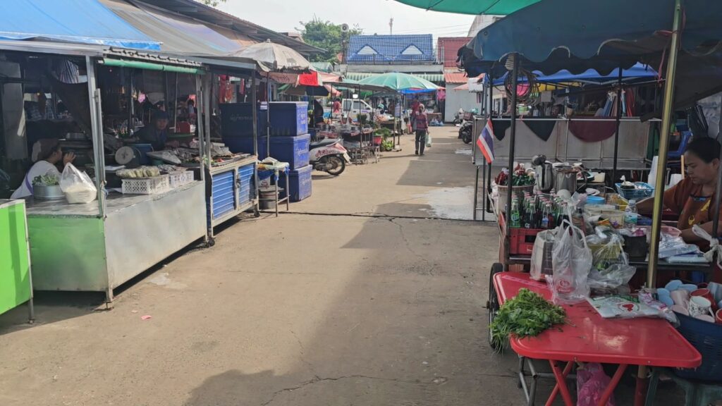 ศรีสะเกษ พ่อค้าแม่ค้าผวาหวั่นปะทะซ้ำ หลังทหารเยียบทุ่นระเบิด 