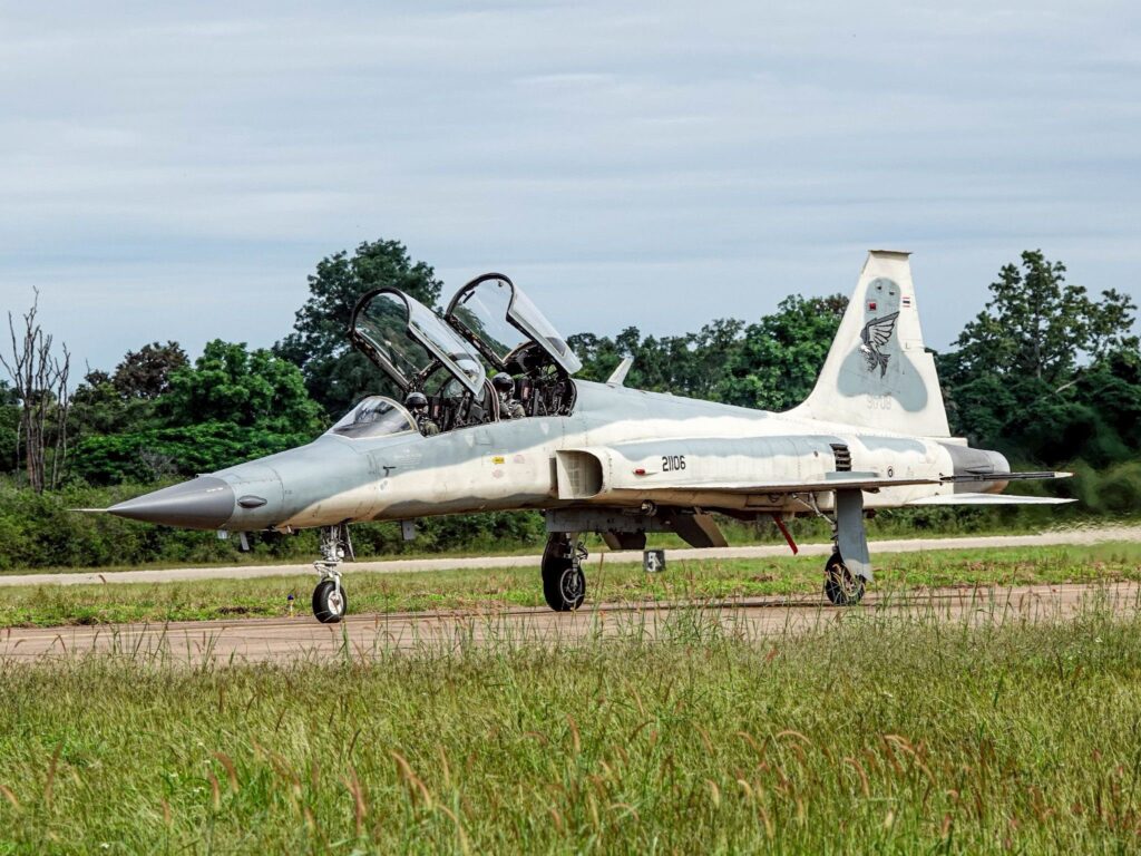 กองทัพอากาศพร้อมมาก! เปิดภาพฝึกซ้อมใหญ่ นักรบทางอากาศ