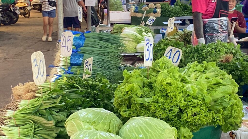 ผักสดตลาดโคราช ราคาพุ่ง แพงขึ้น กก.ละ 10-20 บ.