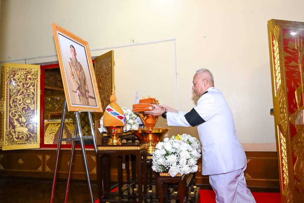 กต.เชิญผ้าพระกฐินพระราชทาน ทอดถวายคณะสงฆ์วัดป่าเชต์ สิบสองปันนา