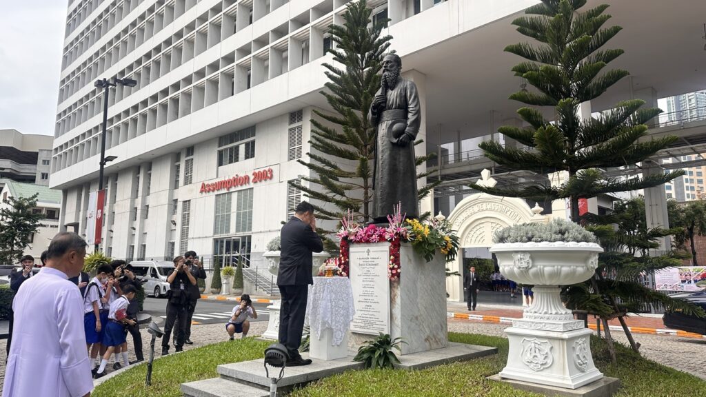 "อนุทิน" คัมแบ็ก "อัสสัมชัญบางรัก" เด็กๆถามวิธีได้เป็นนายกฯ 