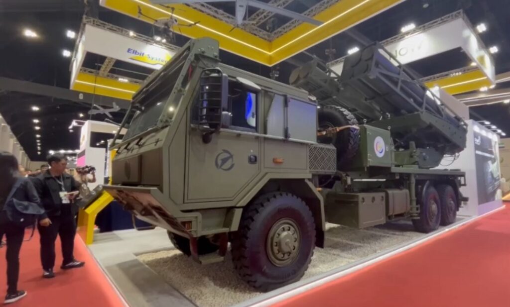 ทบ.รับมอบ "จรวดหลายลำกล้องDTI-1G-รถยิงจรวด" ปกป้องชายแดน 