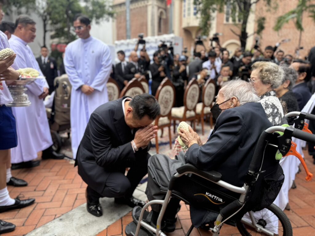 "อนุทิน" คัมแบ็ก "อัสสัมชัญบางรัก" เด็กๆถามวิธีได้เป็นนายกฯ 