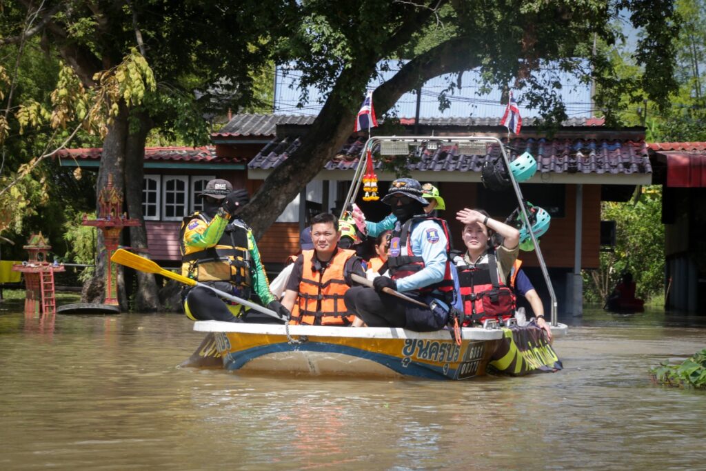 พรรคไทยก้าวใหม่ ลุยช่วยน้ำท่วมอยุธยา โชว์นวัตกรรม TEM2GO
