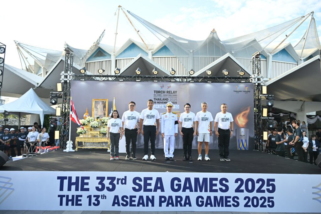 "ผู้ว่าฯ ชัชชาติ" อัญเชิญไฟพระฤกษ์ ซีเกมส์ - อาเซียนพาราเกมส์