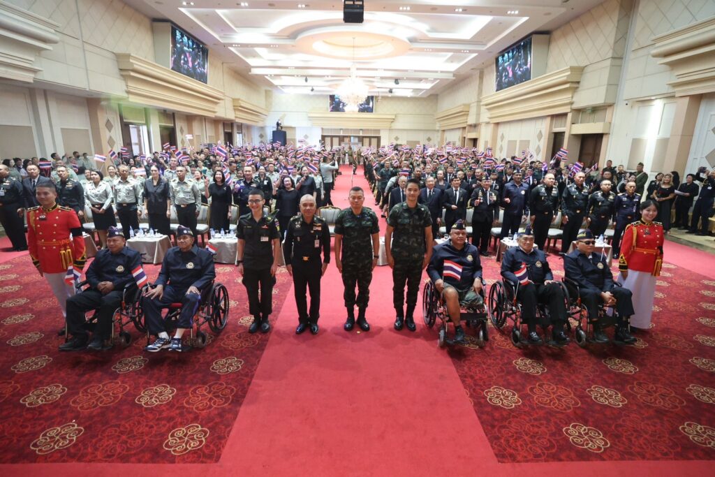 อผศ.ให้ความรู้ นศท. "แม่ทัพกุ้ง" ปลูกฝังจิตสำนึกรักชาติ